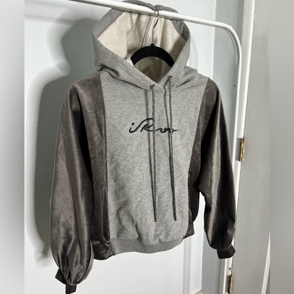 Unique iROO hoodie sweatshirt- Size MEDIUM